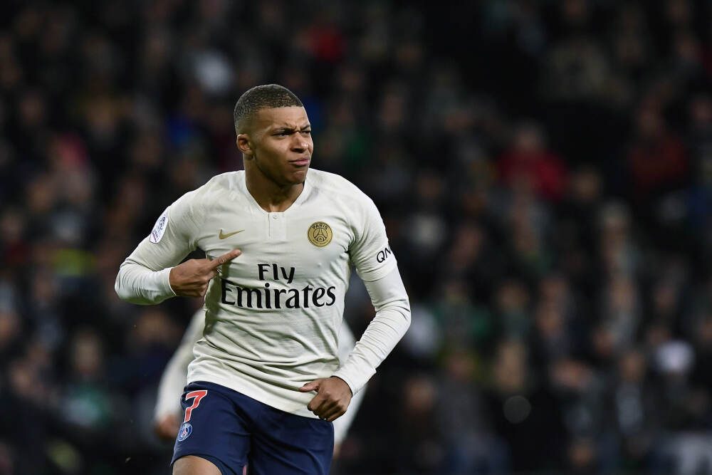 听，霞光里，引擎再次轰鸣